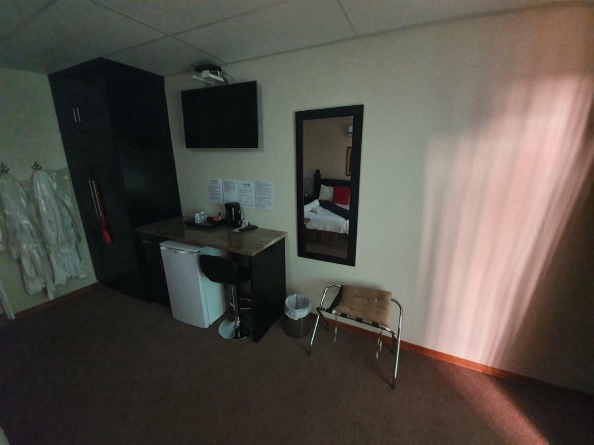 Leach Lodge Kuruman Esterno foto
