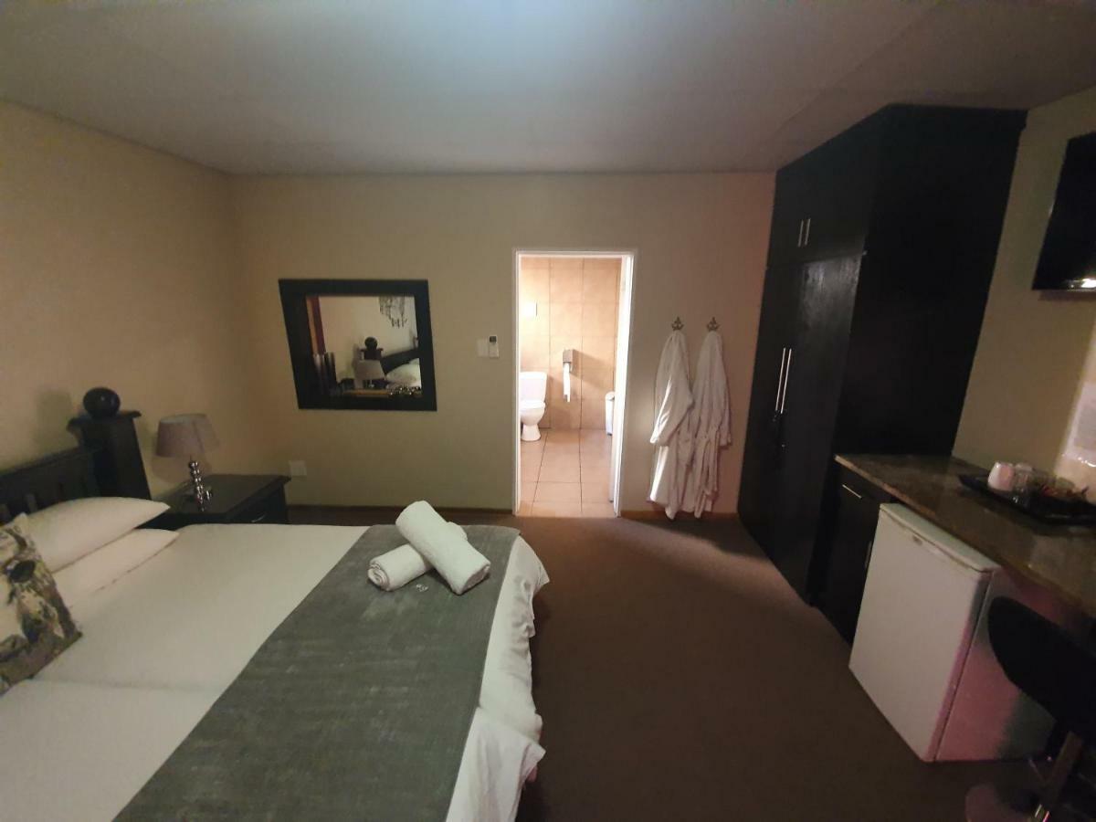 Leach Lodge Kuruman Esterno foto