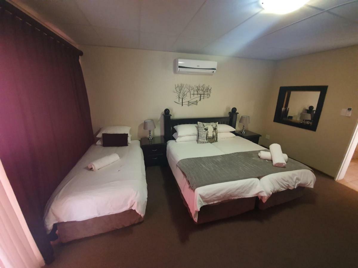 Leach Lodge Kuruman Esterno foto