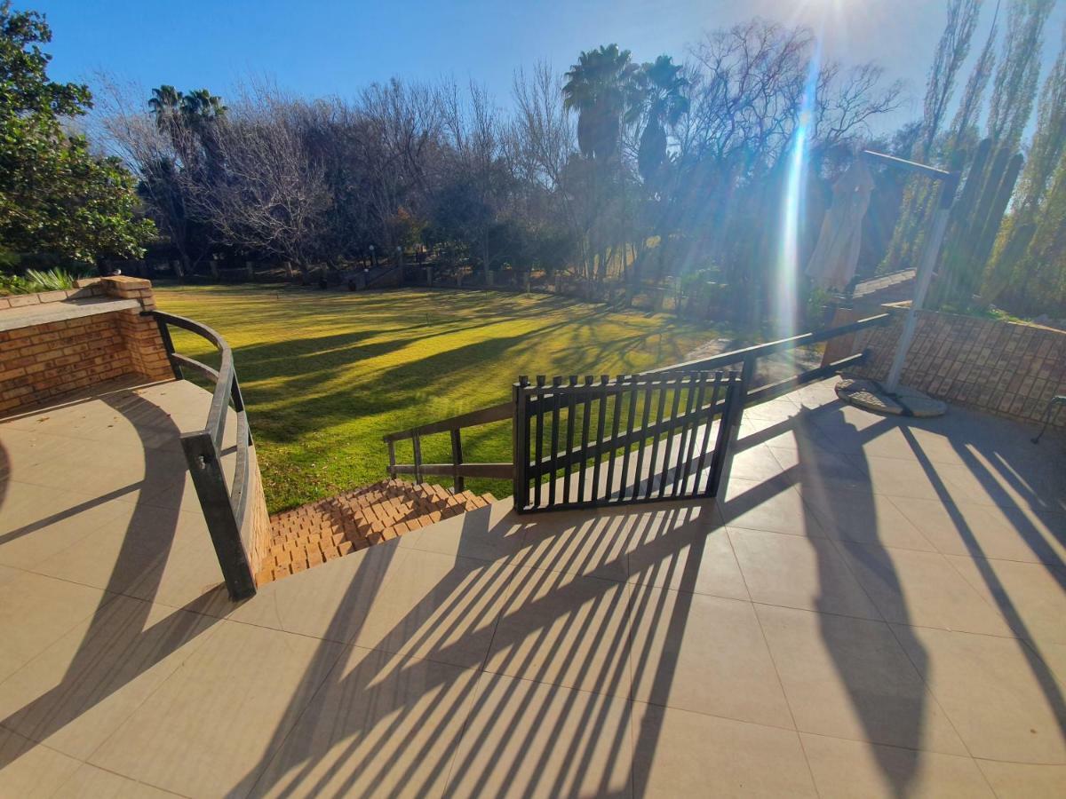 Leach Lodge Kuruman Esterno foto