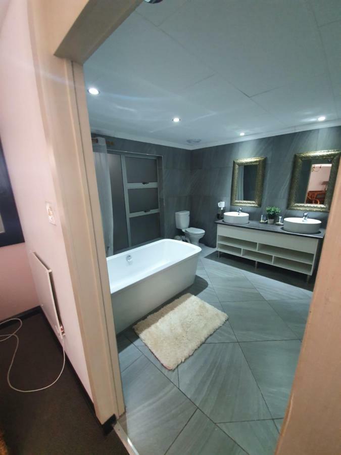 Leach Lodge Kuruman Esterno foto