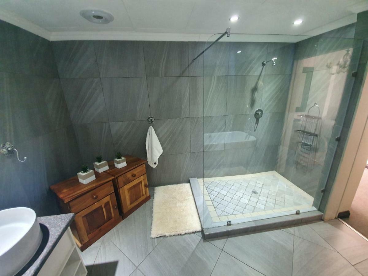 Leach Lodge Kuruman Esterno foto
