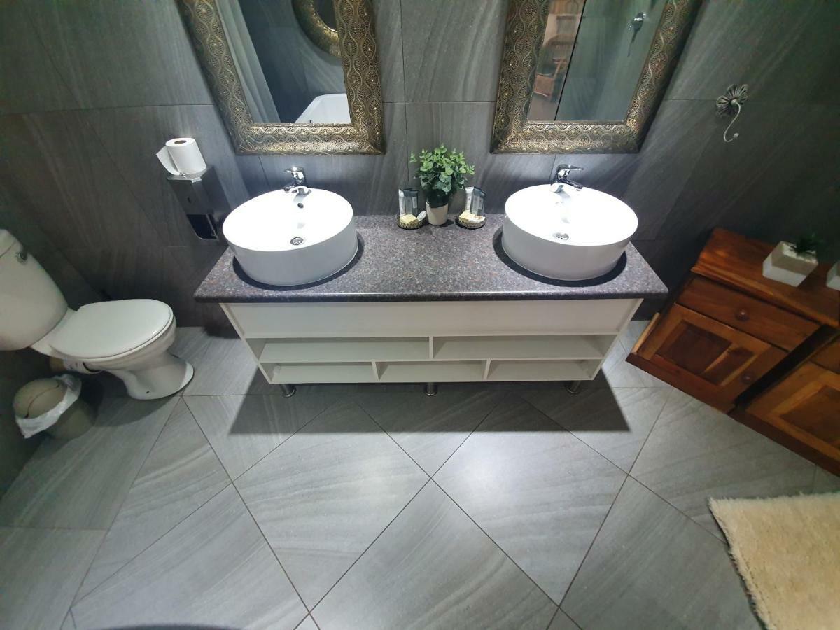 Leach Lodge Kuruman Esterno foto