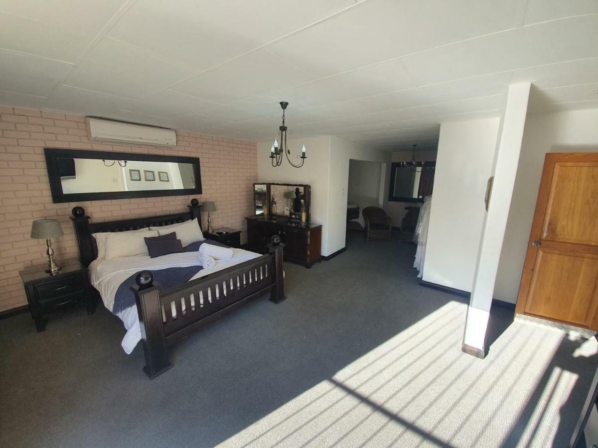 Leach Lodge Kuruman Esterno foto