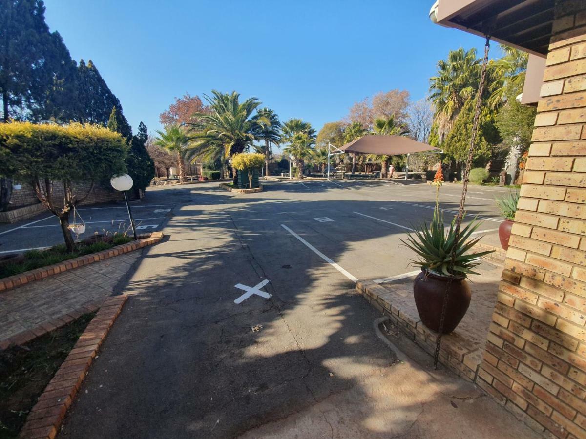 Leach Lodge Kuruman Esterno foto
